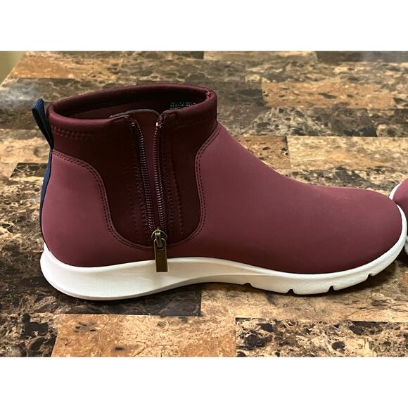 Spenco Women's Paddock Ankle Boot in burgundy neoprene - Picture 5 of 8